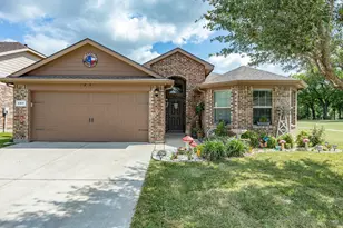 597 Creekview Dr, Azle, TX 76020 - Photo 2