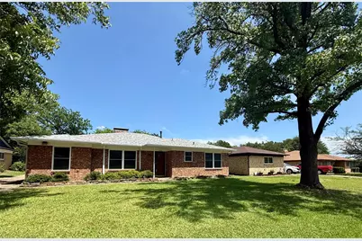 120 S Lynn Avenue, Denison, TX 75020 - Photo 2