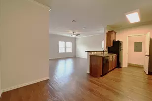 420 W Franklin St, Waxahachie, TX 75165 - Photo 6