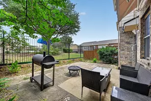 3715 Sicily St, Irving, TX 75038 - Photo 8