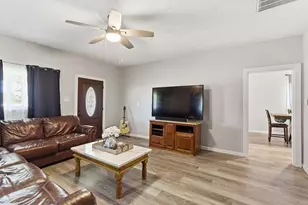 401 W Mesquite St, Gunter, TX 75058 - Photo 8