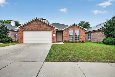 237 Shadow Grass Avenue, Fort Worth, TX 76120 - Photo 2