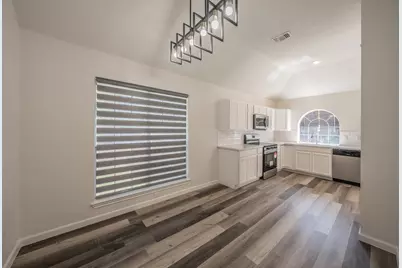 2711 Canterbury Street, Euless, TX 76039 - Photo 8