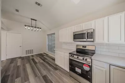 2711 Canterbury Street, Euless, TX 76039 - Photo 14