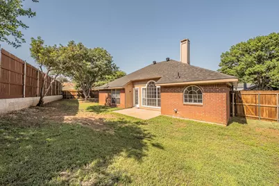 2711 Canterbury Street, Euless, TX 76039 - Photo 28