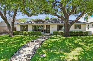 6829 Santa Maria Ln, Dallas, TX 75214 - Photo 2