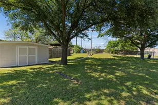 213 Teakwood Ln, Lewisville, TX 75067 - Photo 26