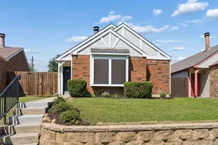 213 Teakwood Ln, Lewisville, TX 75067 - Photo 2