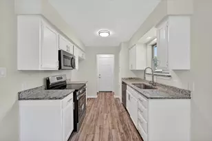 3200 S Meadow Dr, Fort Worth, TX 76133 - Photo 10