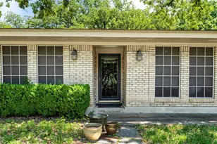 3615 Yorkshire Dr, Arlington, TX 76013 - Photo 4