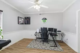 1214 Holly Hill Dr, Grand Prairie, TX 75052 - Photo 18
