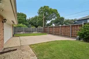 328 Oakcrest Dr, Richardson, TX 75080 - Photo 10