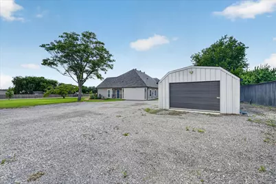 18020 Cindys Lane, Justin, TX 76247 - Photo 8