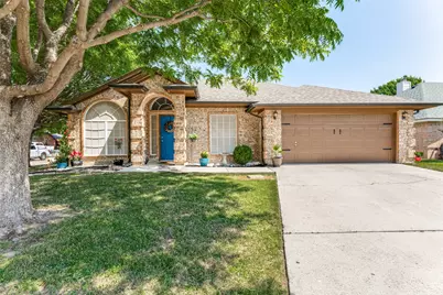 1024 Kingsley Drive, Saginaw, TX 76179 - Photo 1