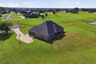 1101 W Iberian Ct, Granbury, TX 76048 - Photo 34