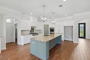 1101 W Iberian Ct, Granbury, TX 76048 - Photo 12