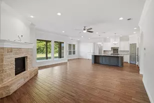 1101 W Iberian Ct, Granbury, TX 76048 - Photo 10