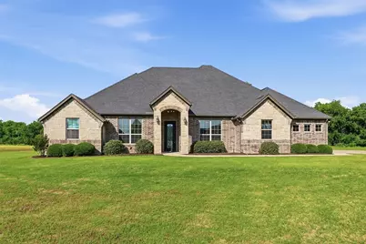 1101 W Iberian Court, Granbury, TX 76048 - Photo 2