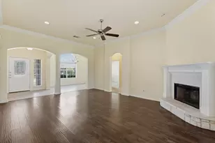 208 Red Wolf Ln, Red Oak, TX 75154 - Photo 8