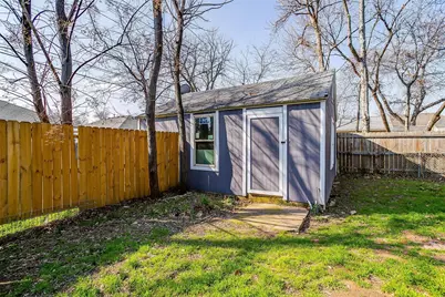 4921 Pershing Avenue, Fort Worth, TX 76107 - Photo 4