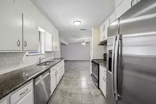 744 Willow St, Hurst, TX 76053 - Photo 14