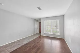 744 Willow St, Hurst, TX 76053 - Photo 8