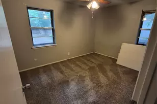 744 Willow St, Hurst, TX 76053 - Photo 12