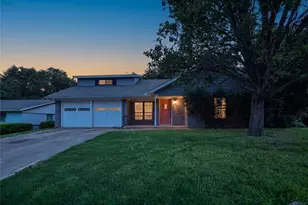 744 Willow St, Hurst, TX 76053 - Photo 2