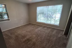 744 Willow St, Hurst, TX 76053 - Photo 10