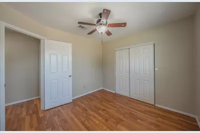 829 Brentwood Drive, Grand Prairie, TX 75052 - Photo 32