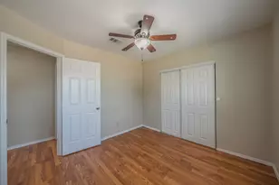 829 Brentwood Dr, Grand Prairie, TX 75052 - Photo 32