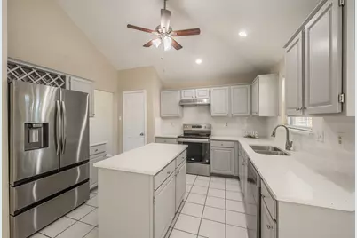 829 Brentwood Drive, Grand Prairie, TX 75052 - Photo 6