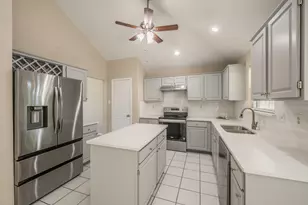 829 Brentwood Dr, Grand Prairie, TX 75052 - Photo 6