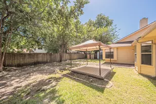 829 Brentwood Dr, Grand Prairie, TX 75052 - Photo 36