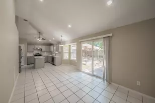 829 Brentwood Dr, Grand Prairie, TX 75052 - Photo 8