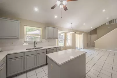 829 Brentwood Drive, Grand Prairie, TX 75052 - Photo 12