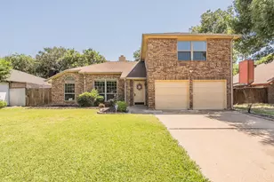 829 Brentwood Dr, Grand Prairie, TX 75052 - Photo 1