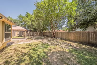 829 Brentwood Drive, Grand Prairie, TX 75052 - Photo 38