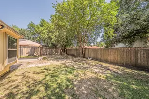 829 Brentwood Dr, Grand Prairie, TX 75052 - Photo 38