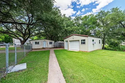 4208 Indian Creek Court, Granbury, TX 76049 - Photo 34