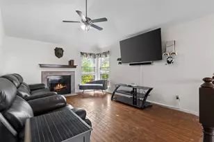 704 Meadowcreek Ct, Garland, TX 75043 - Photo 6