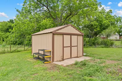 608 W Spring Street, West, TX 76691 - Photo 22