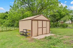 608 W Spring St, West, TX 76691 - Photo 22