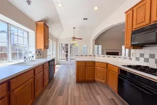 2817 Ingram Dr, Grand Prairie, TX 75052 - Photo 2