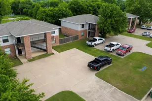 852 W Vanderbilt, Stephenville, TX 76401 - Photo 2