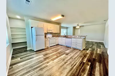 311 S Locust Street #205, Denton, TX 76201 - Photo 6