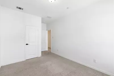 9924 Hennings Street, Irving, TX 75063 - Photo 14