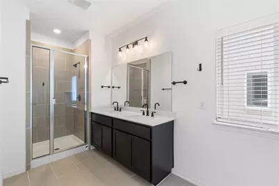 9924 Hennings Street, Irving, TX 75063 - Photo 18