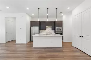 9924 Hennings St, Irving, TX 75063 - Photo 2