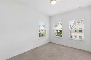 9924 Hennings St, Irving, TX 75063 - Photo 10
